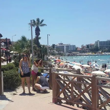 Ilk Ozge 38 * Kusadası